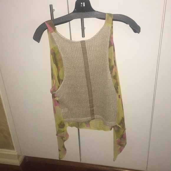 Maggie Ward Tank (L) - Picture 2 of 3